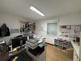 Bureaux et commerces 5 pièces