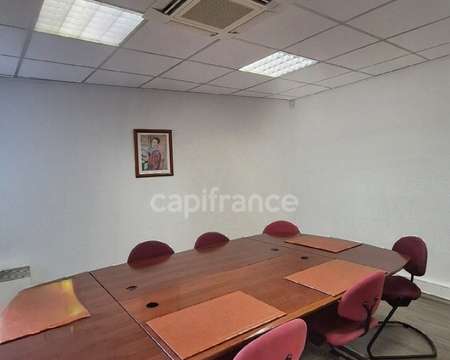 Bureaux et commerces 7 pièces