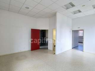 Bureaux et commerces 11 pièces