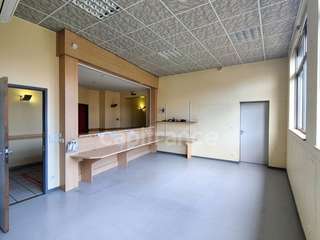 Bureaux et commerces 11 pièces