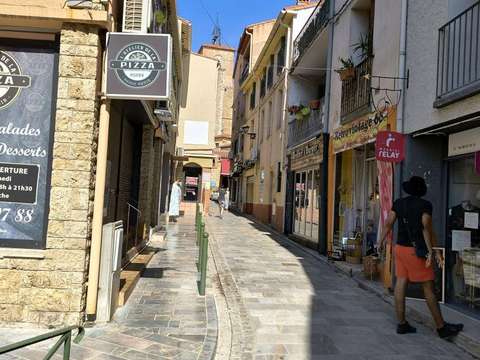 Bureaux et commerces Thuir 66