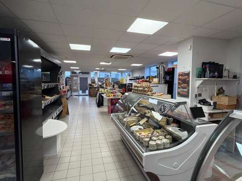 Bureaux et commerces 4 pièces Bureaux et commerces 4 pièces