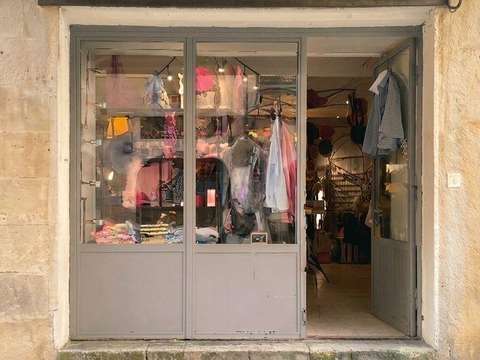 Bureaux et commerces Uzès 30