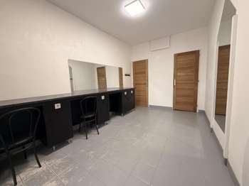 Bureaux et commerces 2 pièces