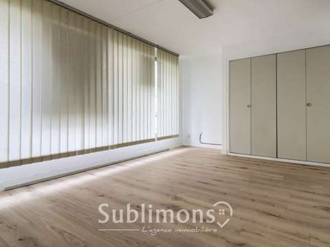 Bureaux et commerces 6 pièces