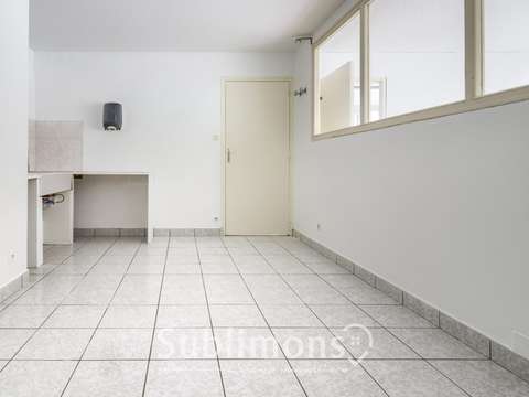 Bureaux et commerces 6 pièces