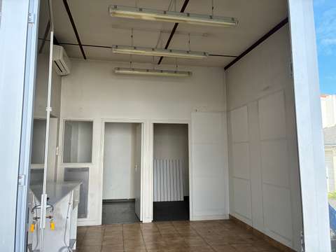 Bureaux et commerces 4 pièces