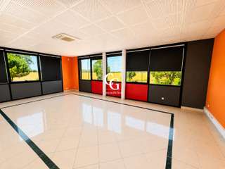 Bureaux et commerces 30 pièces Bureaux et commerces 30 pièces