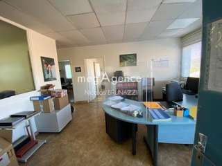 Bureaux et commerces 8 pièces