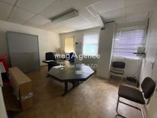 Bureaux et commerces 8 pièces
