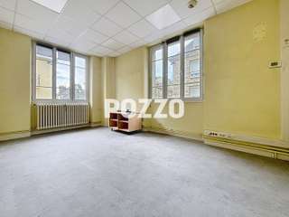 Bureaux et commerces 4 pièces