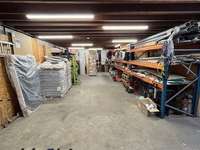 Bureaux et commerces 4 pièces