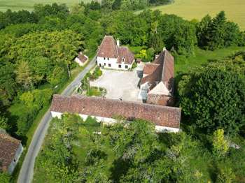 Maison 8 pièces 180 m² · à Azay-le-Ferron · 180 m² · 499 000 €