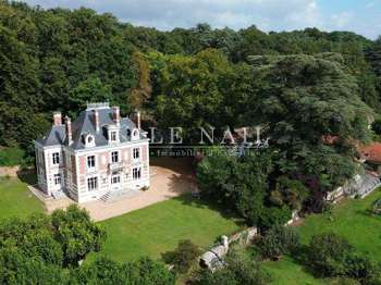 Maison 15 pièces 560 m² · à Blois · 560 m² · 1 960 000 €