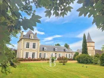Maison 14 pièces 450 m² · à Bourges · 450 m² · 798 000 €