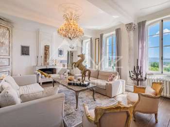 Maison 13 pièces 358 m² · à Châteauneuf-de-Gadagne · 358 m² · 1 580 000 €