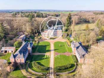 Maison 20 pièces 1600 m² · à Fréteval · 1 600 m² · 2 000 000 €