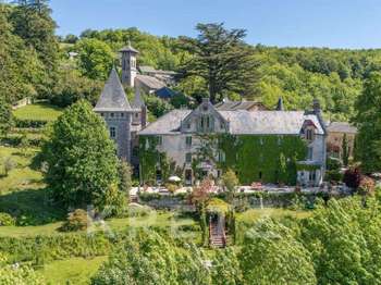 Maison 20 pièces 824 m² · à Lacaze · 824 m² · 1 350 000 €