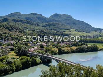 Maison 20 pièces 112 m² · à Massignieu-de-Rives · 112 m² · 1 990 000 €