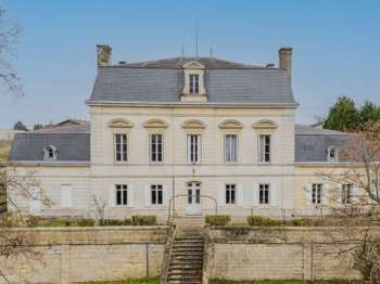 Maison 17 pièces 2500 m² · à Montagne · 2 500 m² · 3 500 000 €