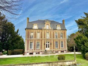 Maison 11 pièces 420 m² · à Montfort-sur-Risle · 420 m² · 1 390 000 €
