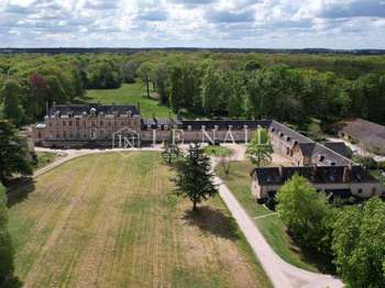 Maison 21 pièces 1600 m² · à Orléans · 1 600 m² · 6 240 000 €