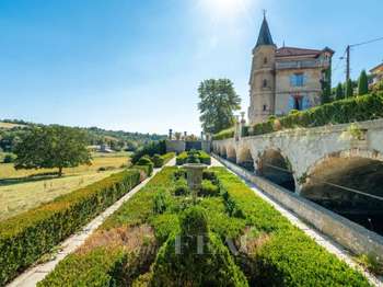 Maison 20 pièces 870 m² · à Valensole · 870 m² · 1 684 000 €