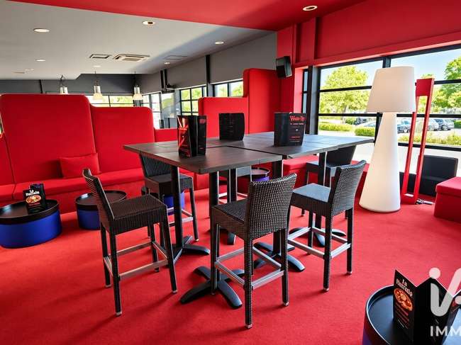 Divers ventes Bourges 18 · 1 000 m² · 699 920 €