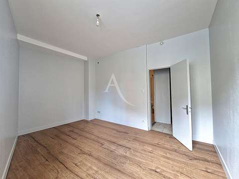 Divers ventes 8 pièces