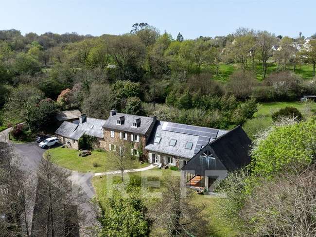 10 pièces 350 m² · à Loperhet · 350 m² · 1 365 000 €