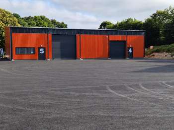 Vente garage et parking 8 pièces