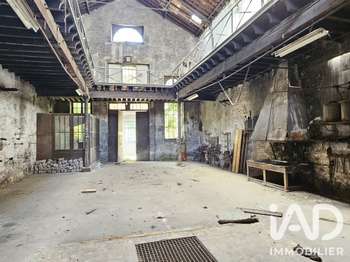 Vente Garage et parking 199 m&sup2;Cognac