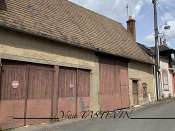 Vente Garage et parking 85 m&sup2;Connerré