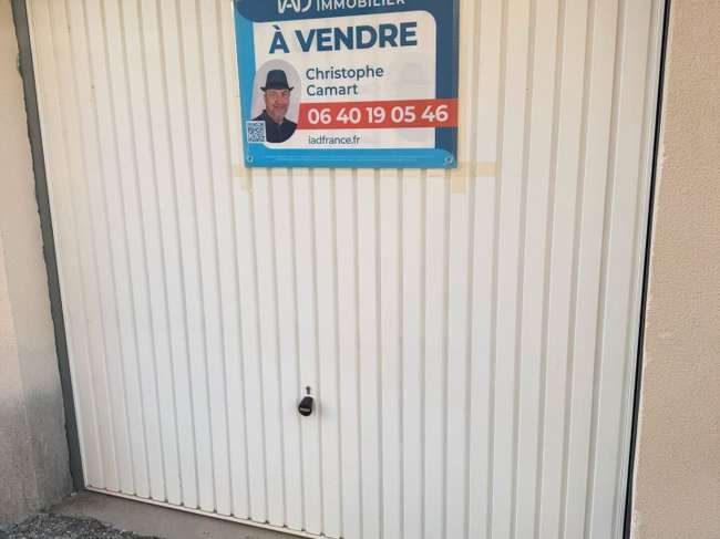Parking 15 m² · à Manosque · 15 m² · 12 000 €