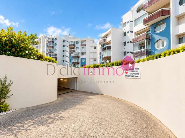 Vente garage et parking Saint-Gilles-Croix-De-Vie Sud 85 · 39 990 €
