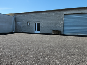 Vente Garage et parking 250 m&sup2;Saint-Jean-d'Angély