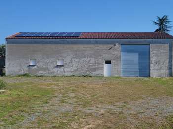 Vente Garage et parking 170 m&sup2;Saint-Jean-d'Angély