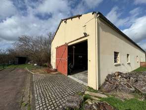 Vente Garage et parking 193 m&sup2;Saint-Julien-de-Concelles