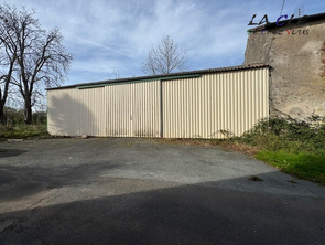 Vente Garage et parking 137 m&sup2;Saint-Laurs