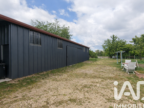 Vente Garage et parking 533 m&sup2;Saint-Pierre-Laval
