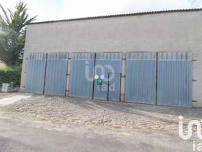 Vente Garage et parking 120 m&sup2;Saint-Victor-et-Melvieu