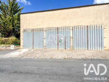 Vente Garage et parking 120 m&sup2;Saint-Victor-et-Melvieu