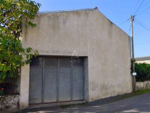 Vente Garage et parking 75 m&sup2;Tillières