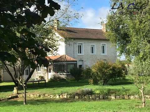 Immeuble 15 pièces Benet 85