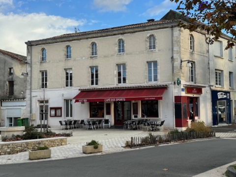 Immeuble 6 pièces Coulonges-sur-l'Autize 79