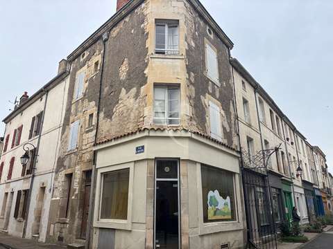 Immeuble 6 pièces Fontenay-le-Comte 85