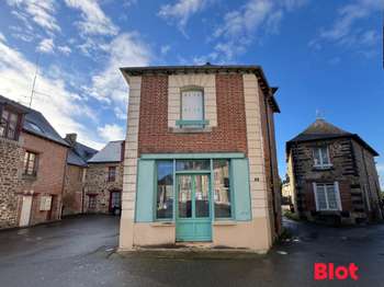 Photo Immeuble Louvigné-de-Bais