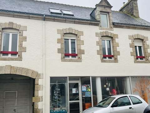 Immeuble Pluméliau 56