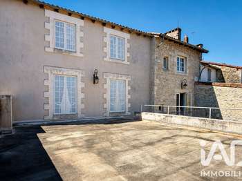 Immeuble 461 m² · à Ruffec · 461 m² · 406 000 €
