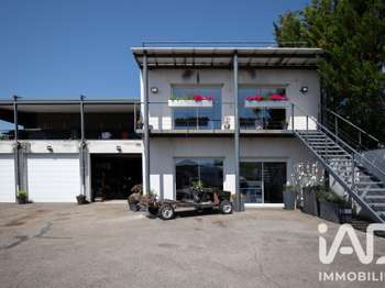 Vente ImmeubleSaint-Martin-la-Plaine